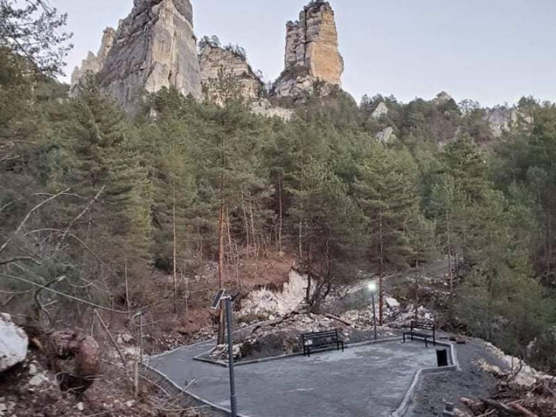 სოფელ ქვედა საირმეში დასრულდა ბუნებრივ სვეტებიან ძეგლთან მისასვლელი ბილიკების...